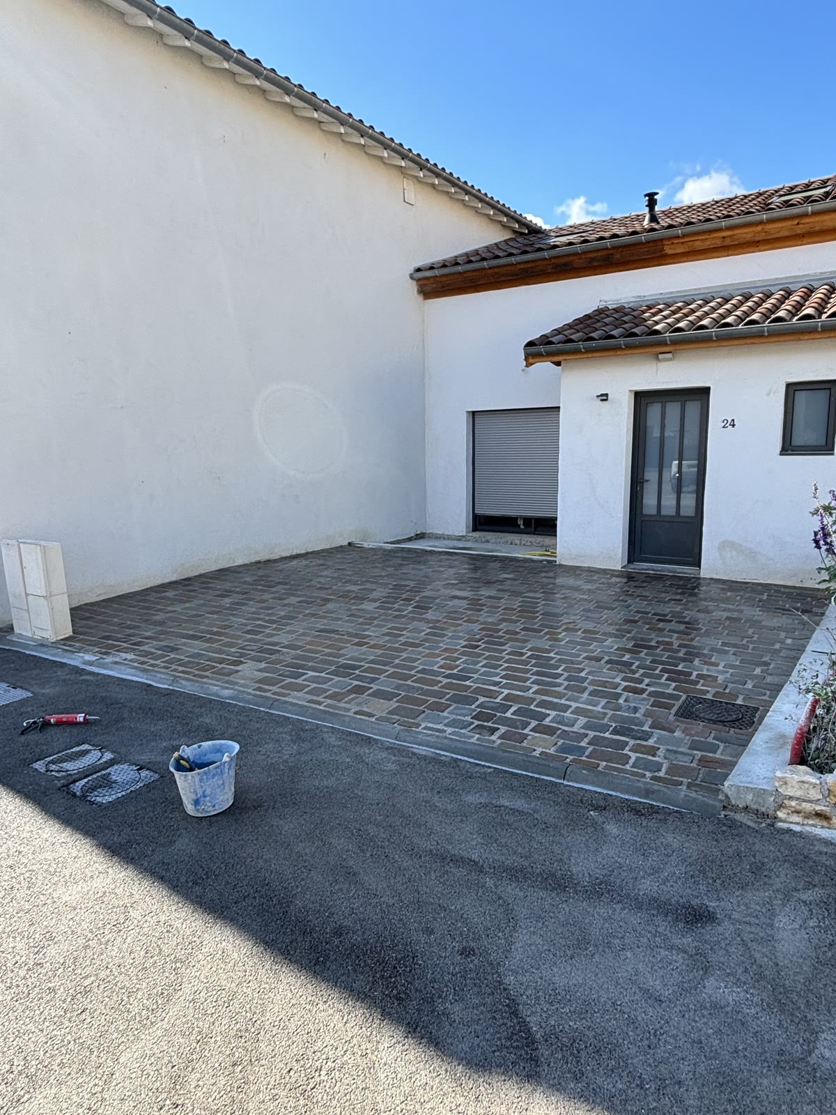 Aménagement extérieur, cour pavée