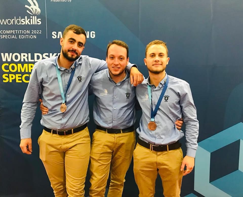 William Romano et ses coéquipiers, médailles WorldSkills 2022